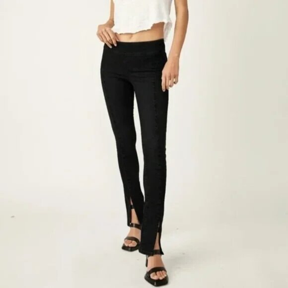 Free People We The Free Double Dutch Slit Hem Pull On Jeans Black size Small NWT - Picture 3 of 9